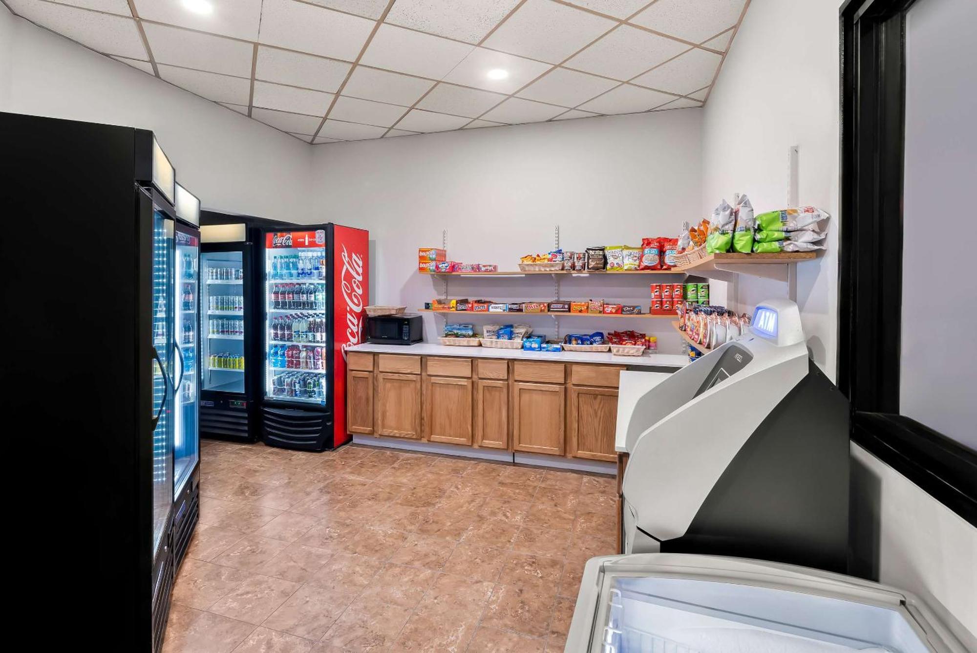 Suburban Studios, Карні Екстер'єр фото