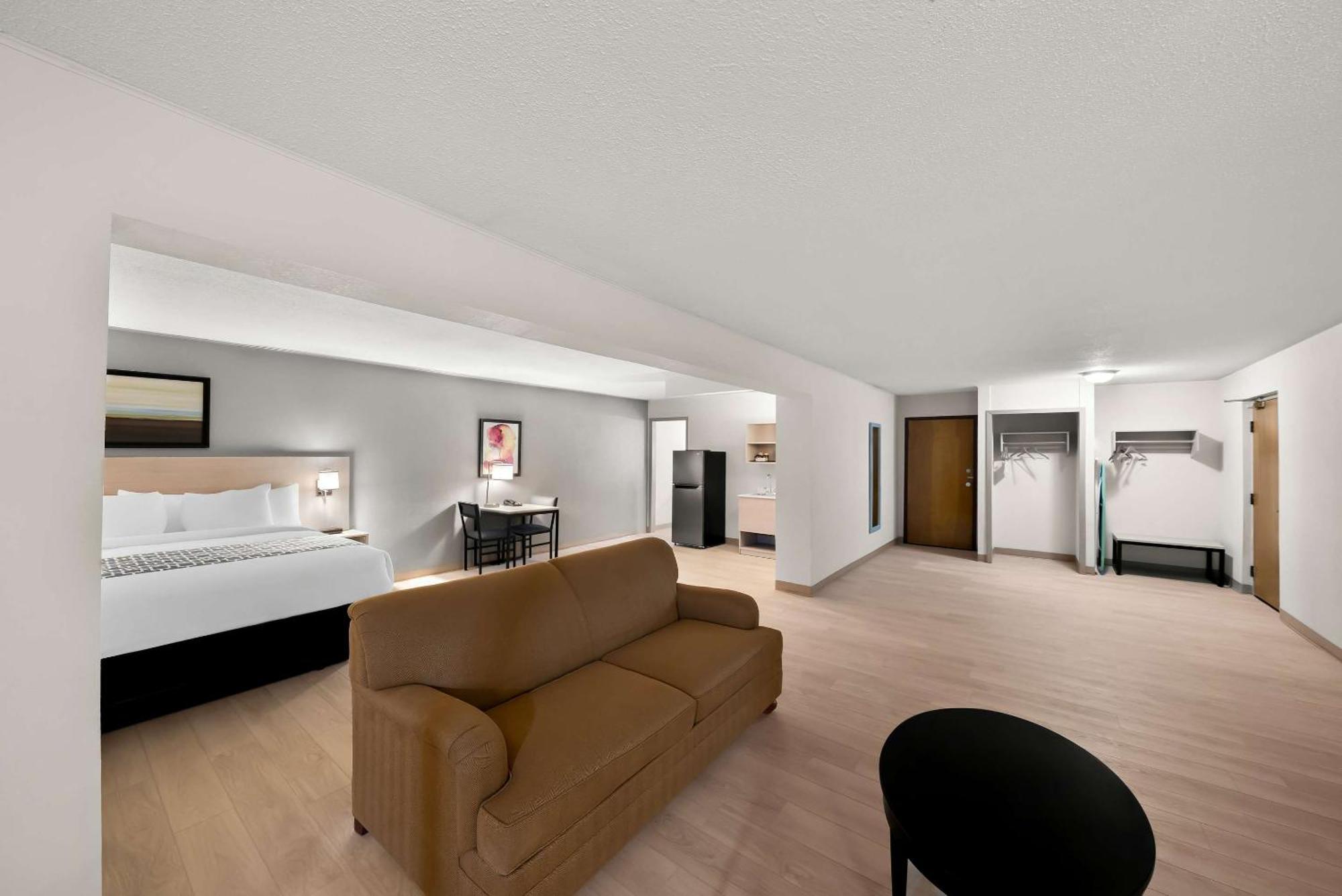 Suburban Studios, Карні Екстер'єр фото
