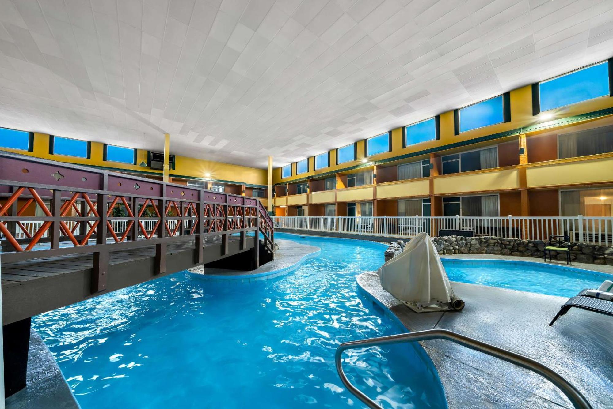 Suburban Studios, Карні Екстер'єр фото