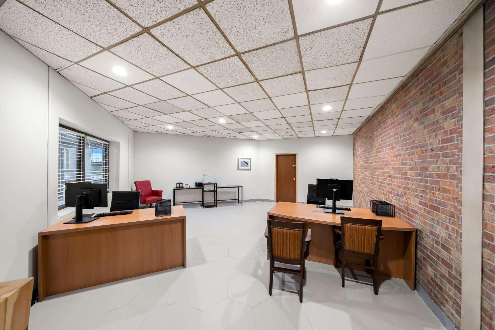 Suburban Studios, Карні Екстер'єр фото